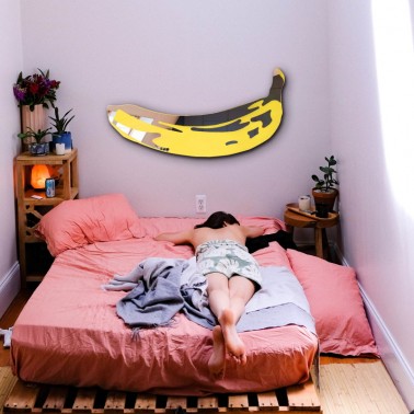 banana-shaped wall mirror - carved glass - pop mirror